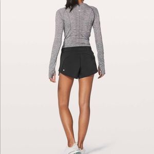 Black 2.5 lululemon shorts